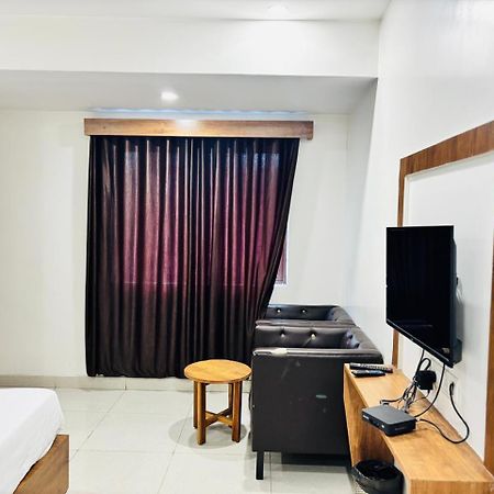 Hotel Bg Inn บังกาลอร์ ภายนอก รูปภาพ