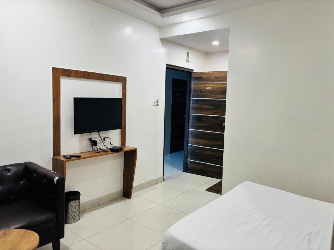 Hotel Bg Inn บังกาลอร์ ภายนอก รูปภาพ